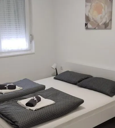 Tabby 2 Apartman Appartamento *