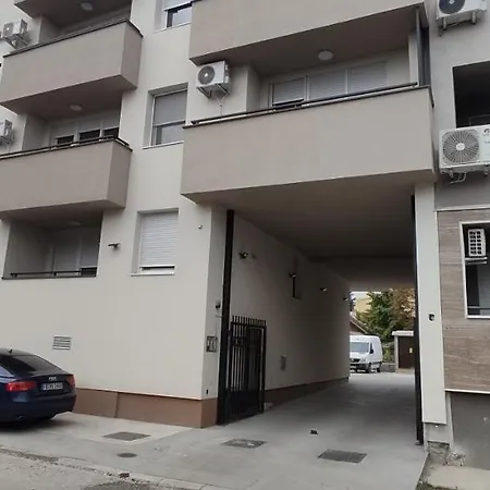 Appartamento Tabby 2 Apartman *